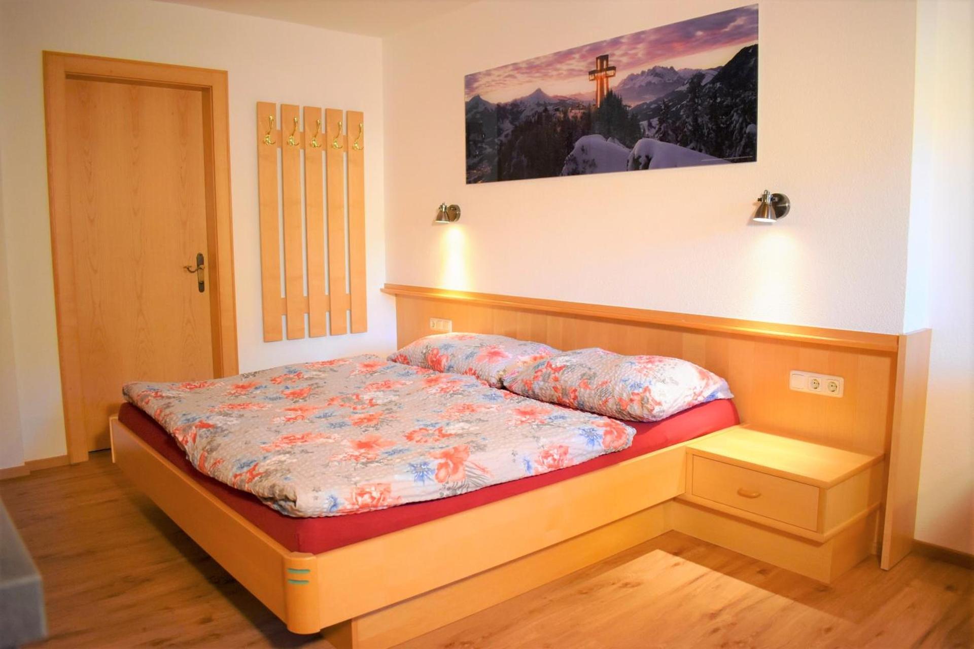 Apartment mit 2 Schlafzimmern und Terrasse TOP 1 - 3