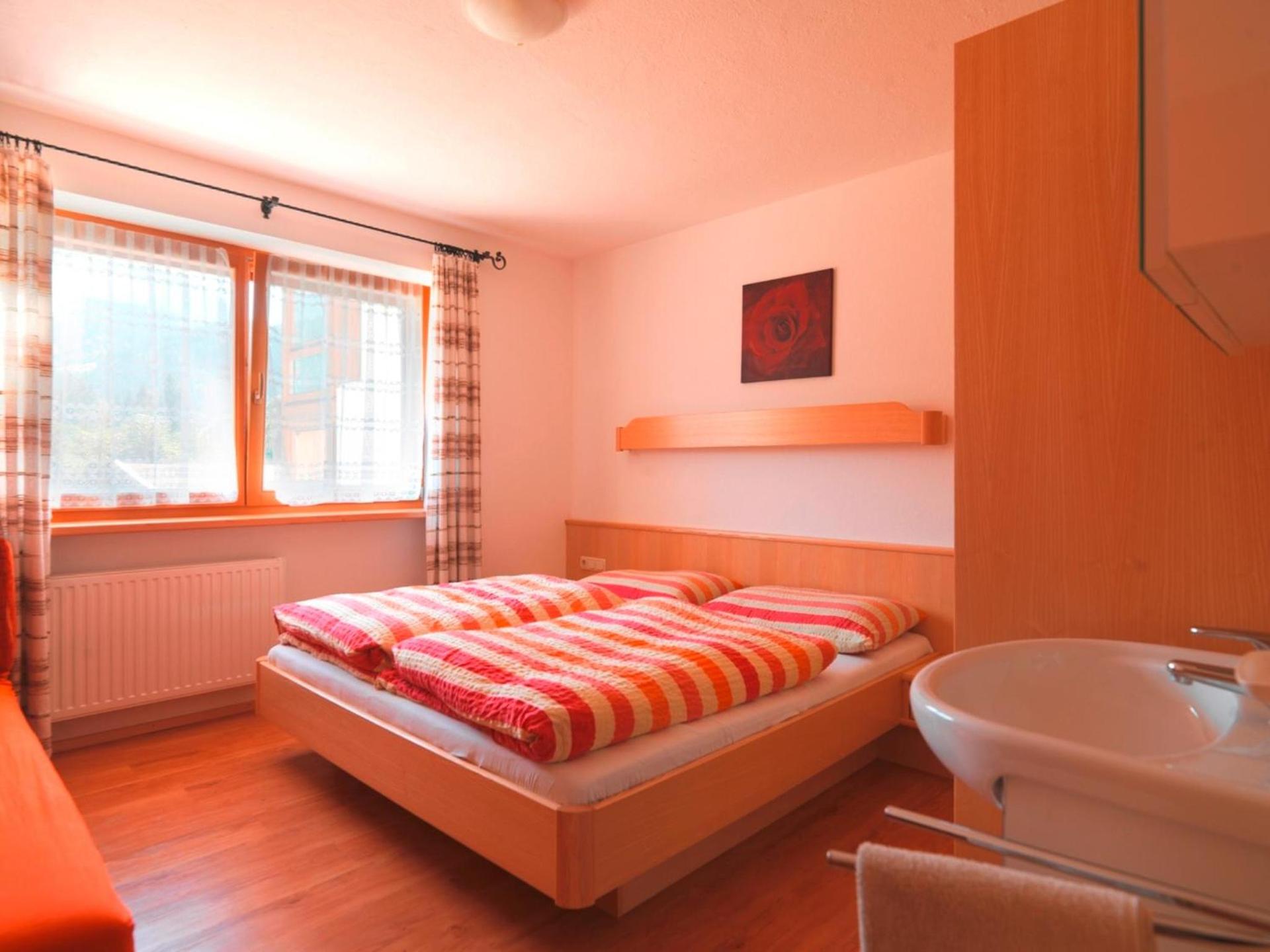 Apartment mit 2 Schlafzimmern und Balkon TOP 4 - 2