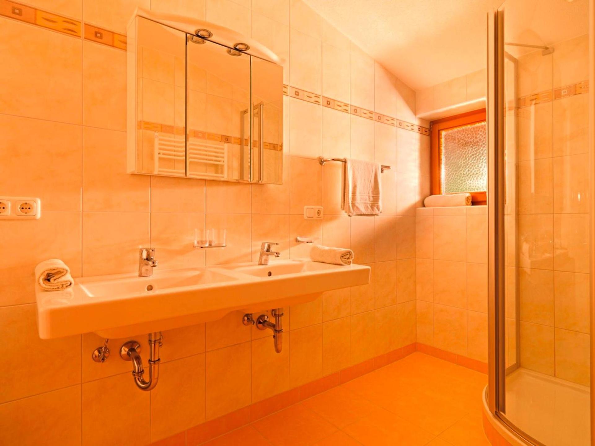 Apartment mit 2 Schlafzimmern und Balkon TOP 7 - 4