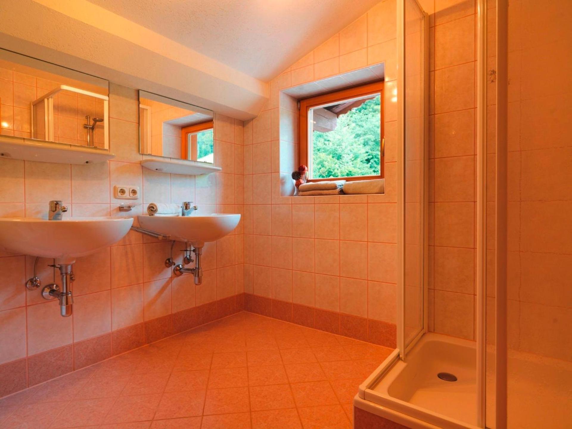 Apartment mit 2 Schlafzimmern und Balkon - Top 8 - 6
