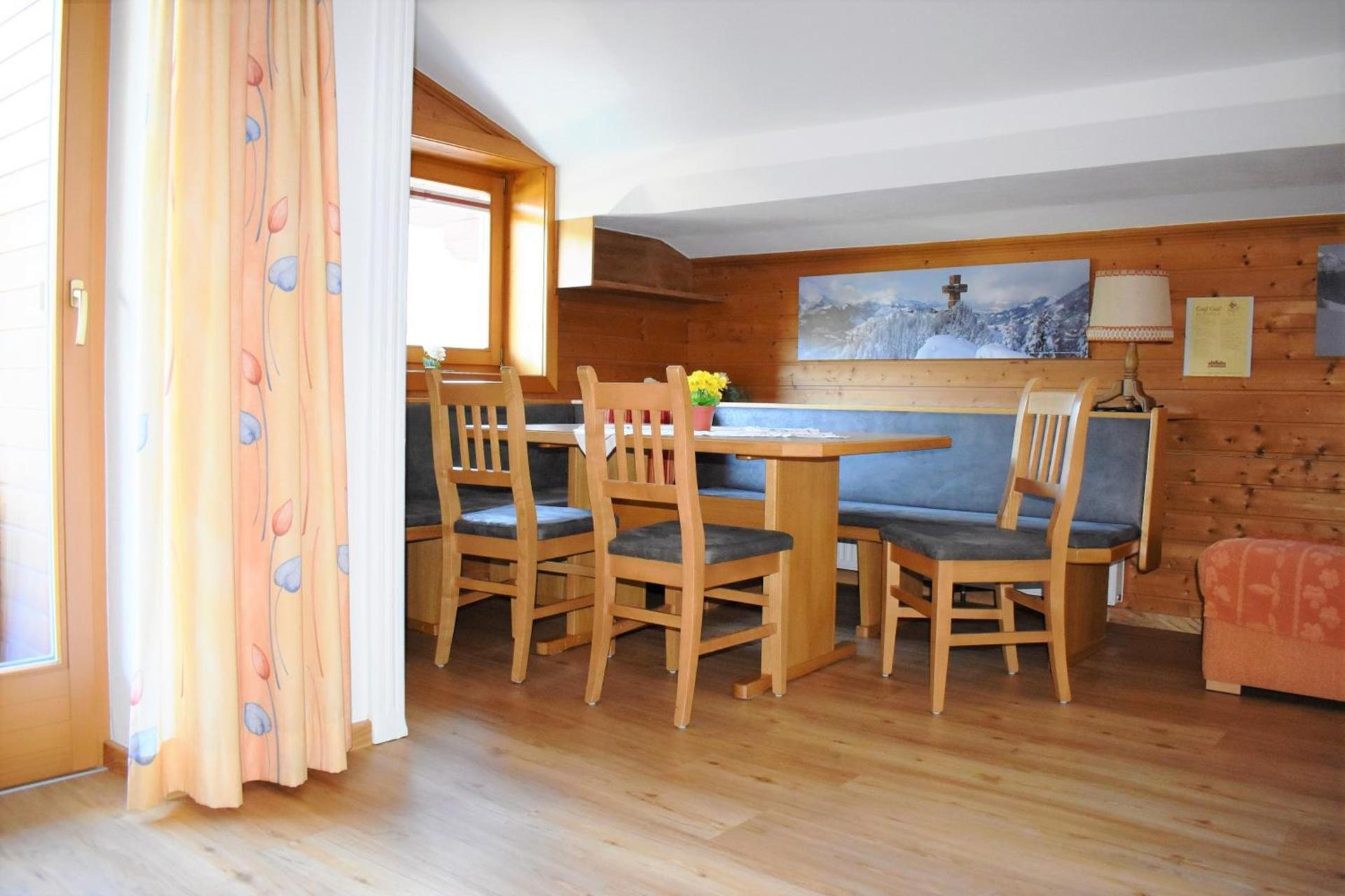 Apartment mit 2 Schlafzimmern und Balkon - Top 8
